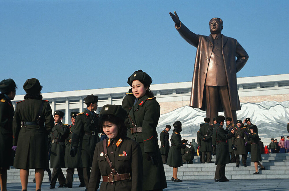 Fotografii rare din interiorul armatei ultrasecrete a Coreei de Nord. Ce rol au femeile în industria de apărare | FOTO - Imaginea 17