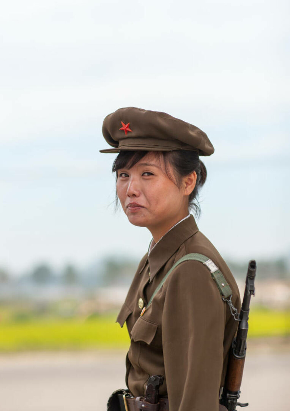 Fotografii rare din interiorul armatei ultrasecrete a Coreei de Nord. Ce rol au femeile în industria de apărare | FOTO - Imaginea 31
