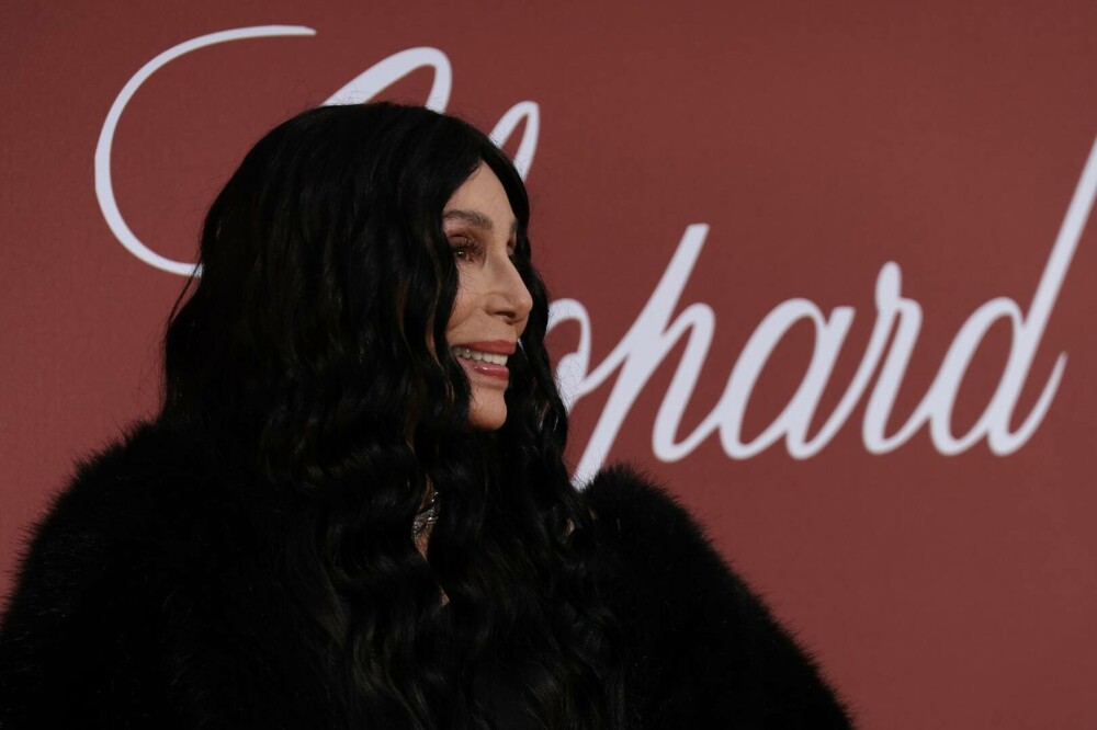Cher și iubitul cu 40 de ani mai tânăr, sărut pe covorul roșu. Cuplul a furat toate privirile | GALERIE FOTO - Imaginea 9
