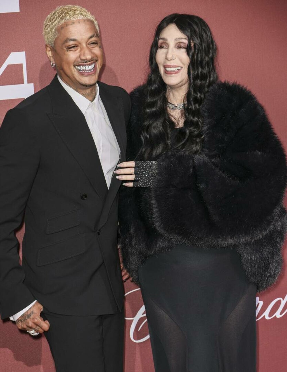 Cher și iubitul cu 40 de ani mai tânăr, sărut pe covorul roșu. Cuplul a furat toate privirile | GALERIE FOTO - Imaginea 13