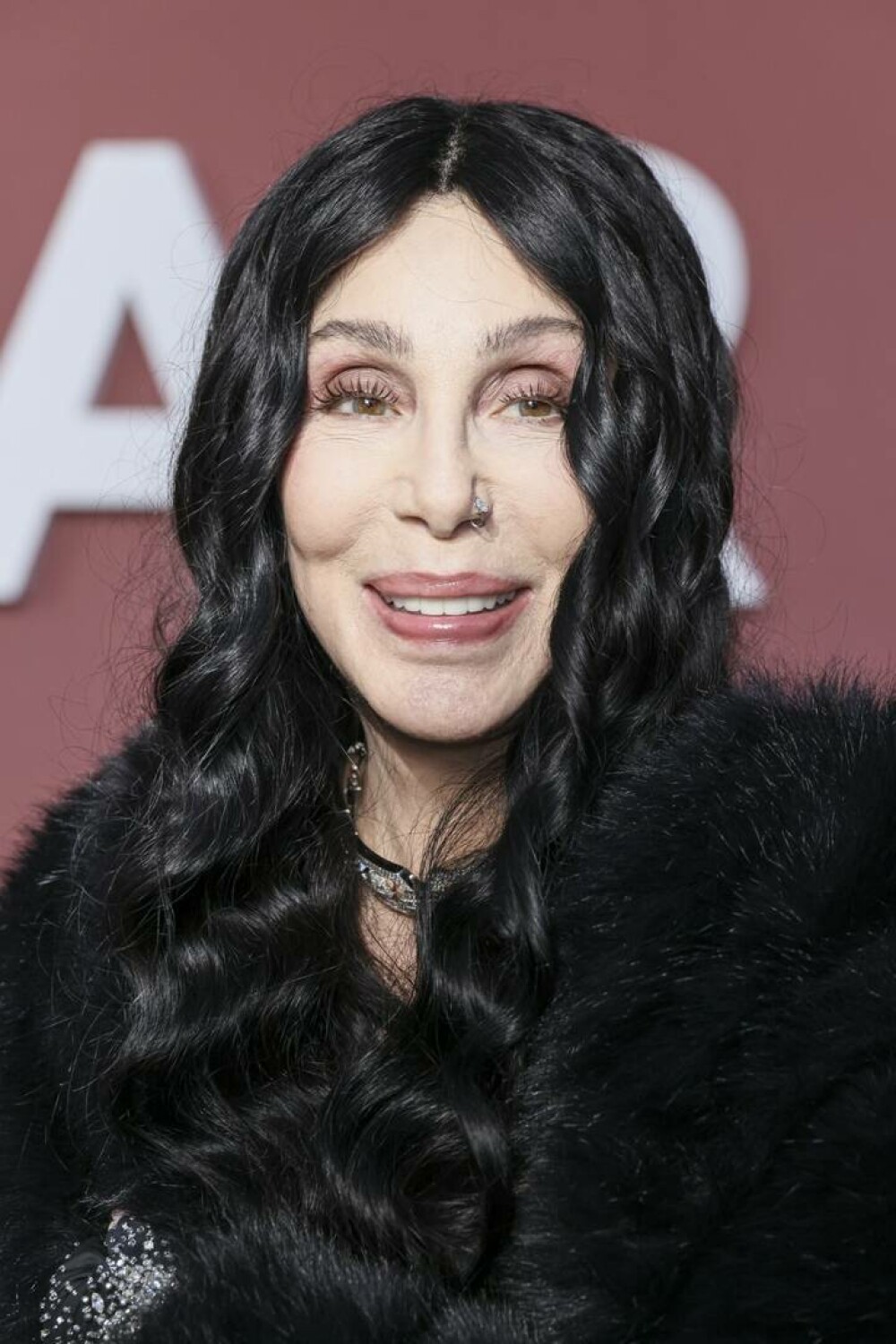 Cher și iubitul cu 40 de ani mai tânăr, sărut pe covorul roșu. Cuplul a furat toate privirile | GALERIE FOTO - Imaginea 16