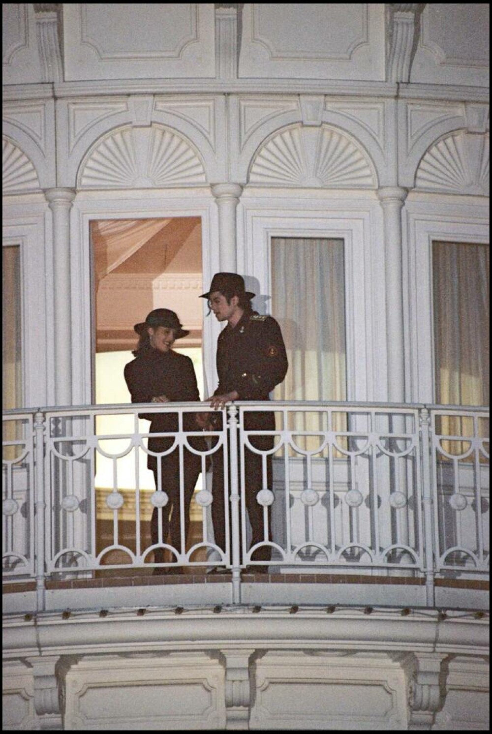 Se împlinesc 30 de ani de când Michael Jackson și Lisa Marie Presley s-au căsătorit în secret. GALERIE FOTO - Imaginea 12