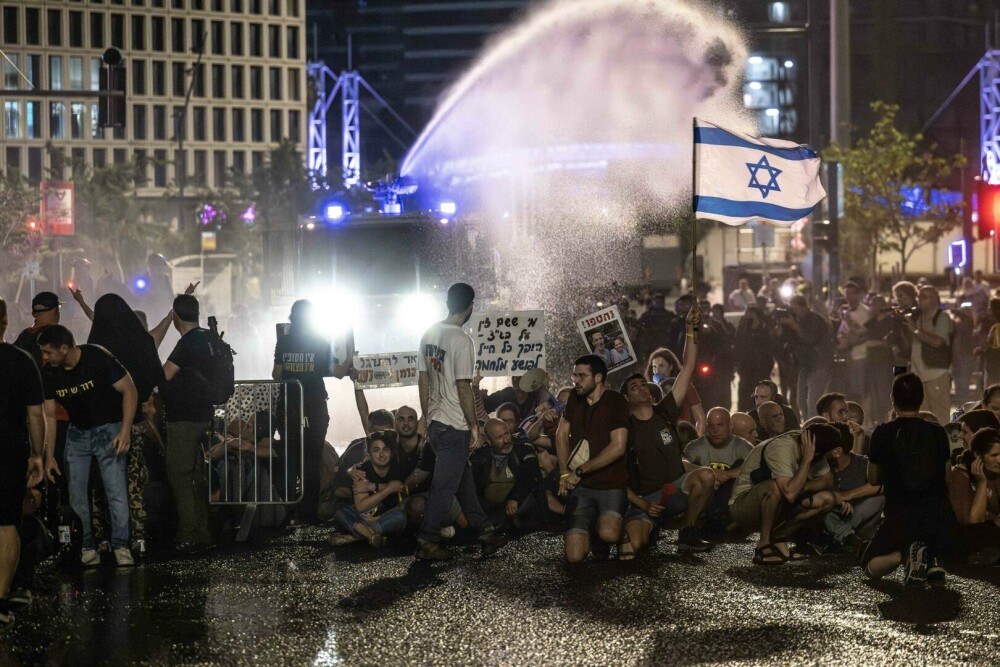 Protest la Tel Aviv. Mii de israelieni au cerut o acţiune urgentă a pentru revenirea ostaticilor din Fâşia Gaza - Imaginea 6