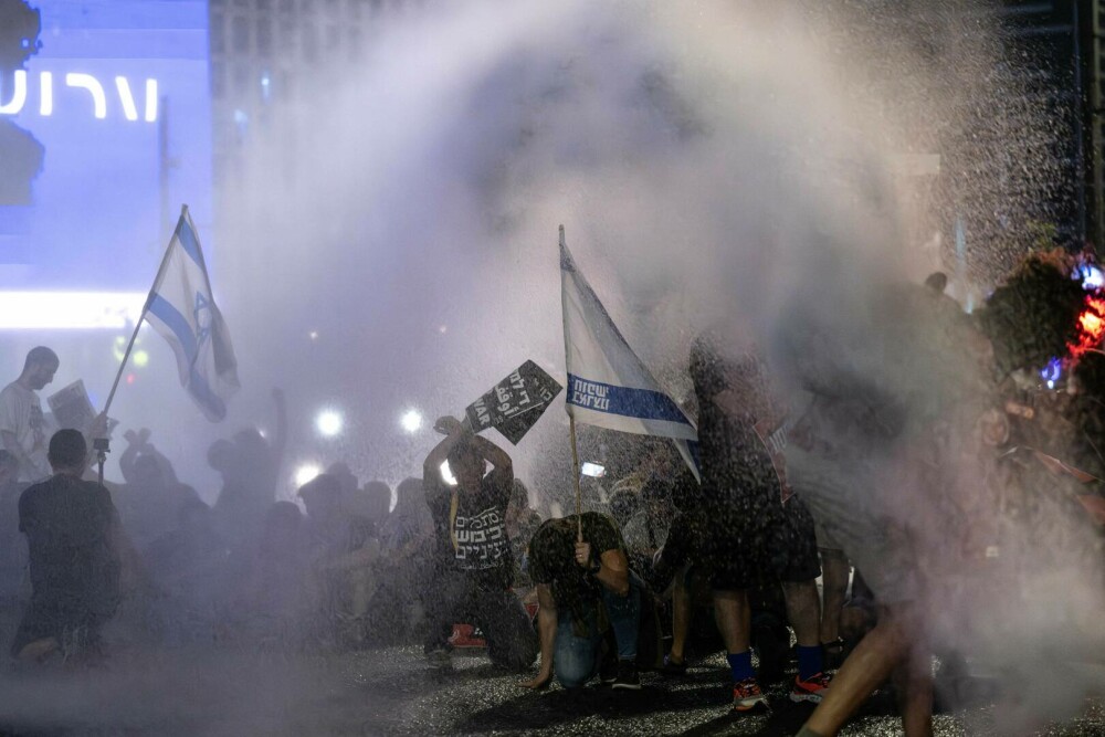 Protest la Tel Aviv. Mii de israelieni au cerut o acţiune urgentă a pentru revenirea ostaticilor din Fâşia Gaza - Imaginea 7