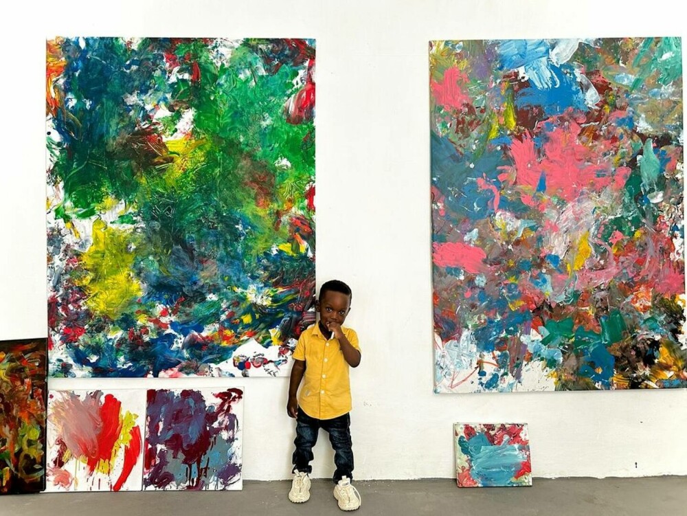 Un băiețel în vârstă de un an din Ghana a fost numit cel mai tânăr pictor din lume. Ce a declarat mama copilului. FOTO - Imaginea 4
