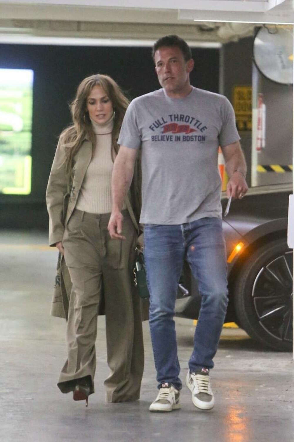 Jennifer Lopez și Ben Affleck ar fi luat o pauză de la relație. Ce spun apropiații celor doi. „Se simte obosit”. FOTO - Imaginea 35