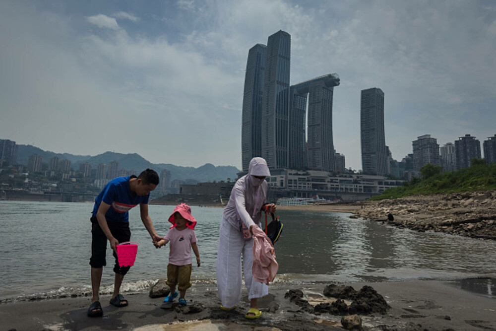 Cum arată orașul chinez care produce jumătate din laptopurile lumii. Lumina soarelui este un lux | GALERIE FOTO - Imaginea 24