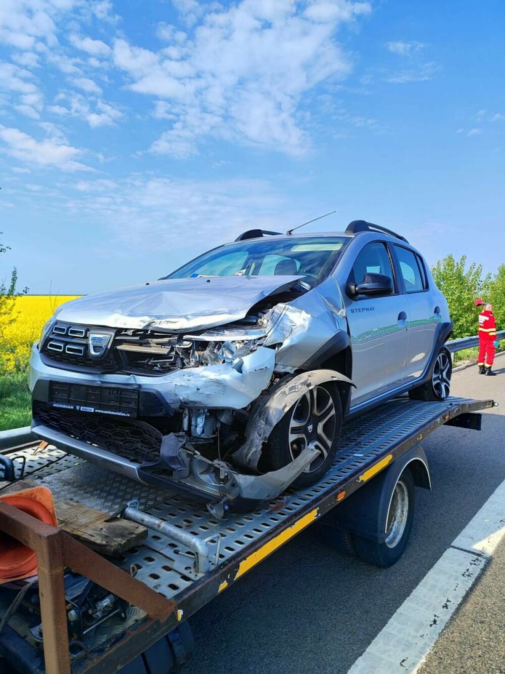 Carambol cu 6 maşini pe A2, sensul spre Constanţa. Patru persoane, printre care și un copil mic, au primit îngrijiri. FOTO - Imaginea 6