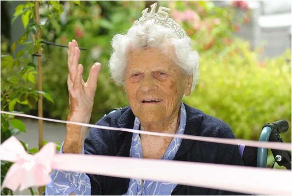 Ea este cea mai vârstnică femeie din lume. Britanica de 115 ani a dezvăluit secretul unei vieți lungi | GALERIE FOTO - Imaginea 4