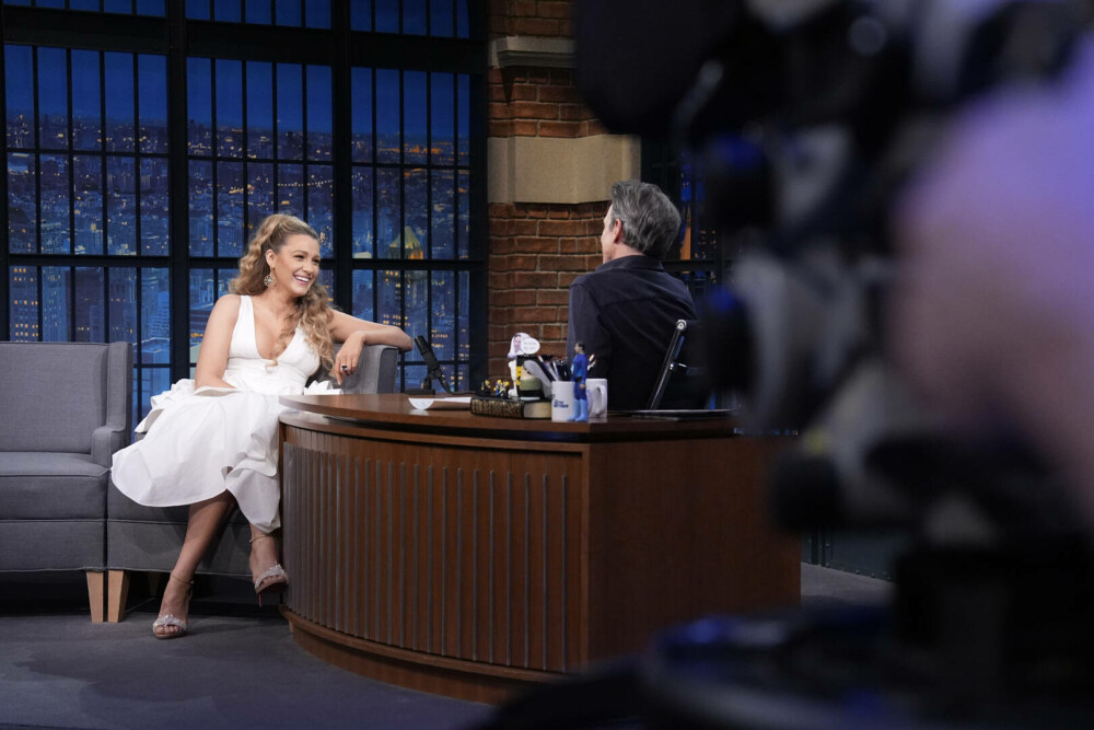 Blake Lively a atras toate privirile pe străzile din New York. Ce ținută a purtat actrița. GALERIE FOTO - Imaginea 16