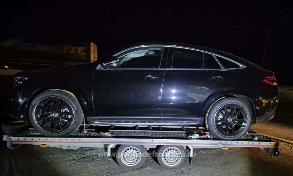 Un șofer a rămas fără mașina de 100.000 euro după un control în trafic. Ce au descoperit poliţiştii din Giurgiu. FOTO - Imaginea 2