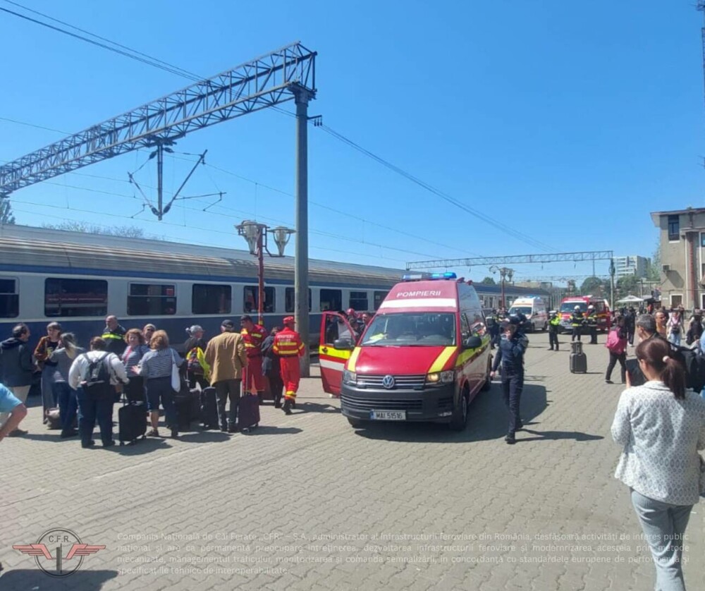 Accident feroviar în gara din Constanța. Șapte persoane au fost duse la spital după ce două trenuri s-au lovit. VIDEO - Imaginea 4