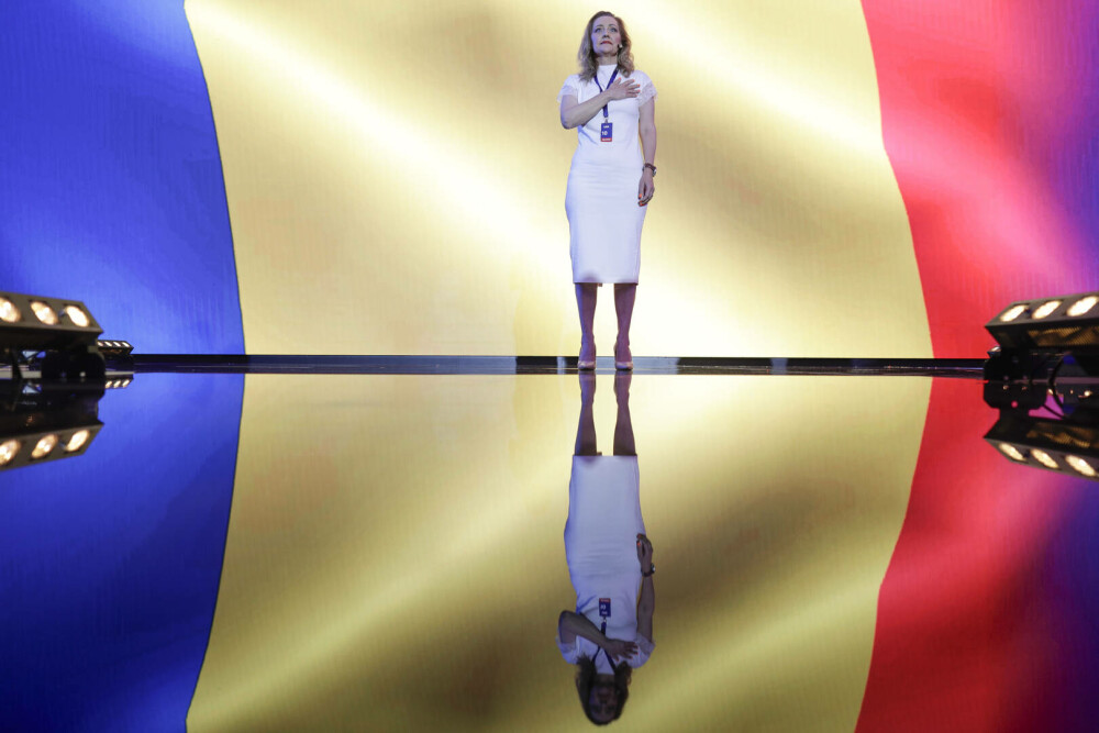 Primul cap căzut după rezultatul alegerilor prezidențiale. Elena Lasconi a demisionat de la conducerea USR - Imaginea 4