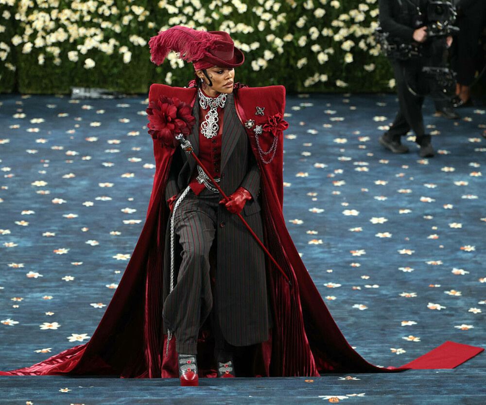 Cele mai spectaculoase ținute de la Met Gala 2025. Vedetele care au făcut furori cu apariții extravagante | FOTO - Imaginea 2