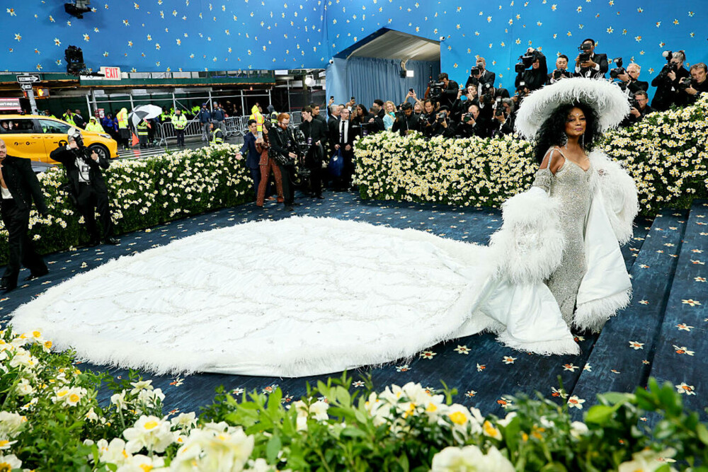 Cele mai spectaculoase ținute de la Met Gala 2025. Vedetele care au făcut furori cu apariții extravagante | FOTO - Imaginea 5