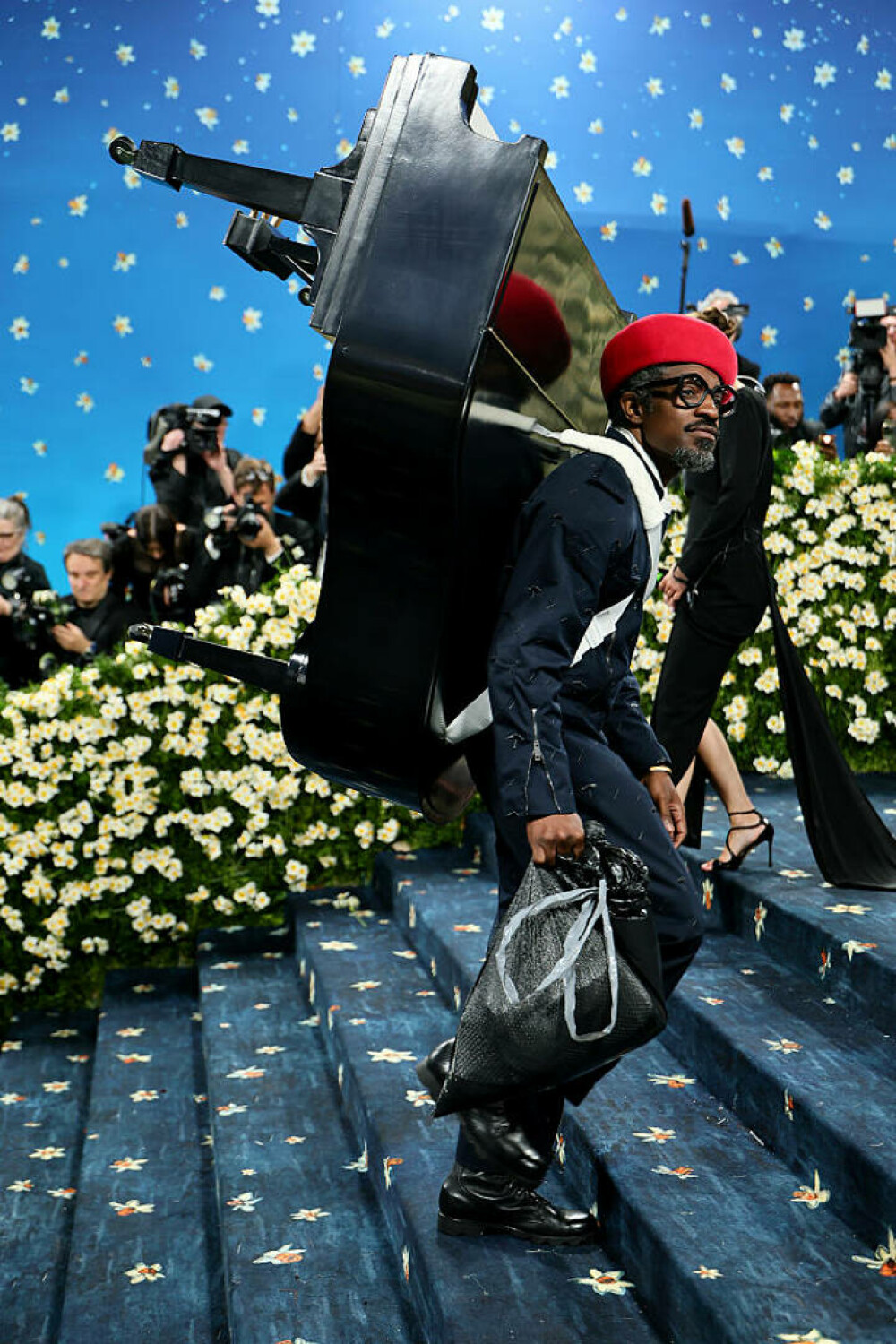 Cele mai spectaculoase ținute de la Met Gala 2025. Vedetele care au făcut furori cu apariții extravagante | FOTO - Imaginea 29