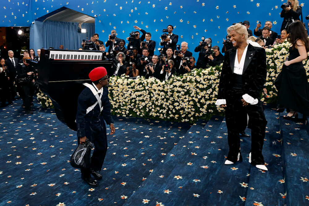 Cele mai spectaculoase ținute de la Met Gala 2025. Vedetele care au făcut furori cu apariții extravagante | FOTO - Imaginea 30