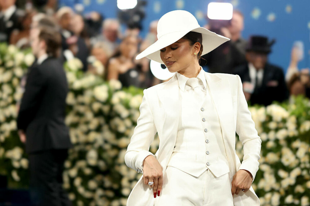 Cele mai spectaculoase ținute de la Met Gala 2025. Vedetele care au făcut furori cu apariții extravagante | FOTO - Imaginea 43