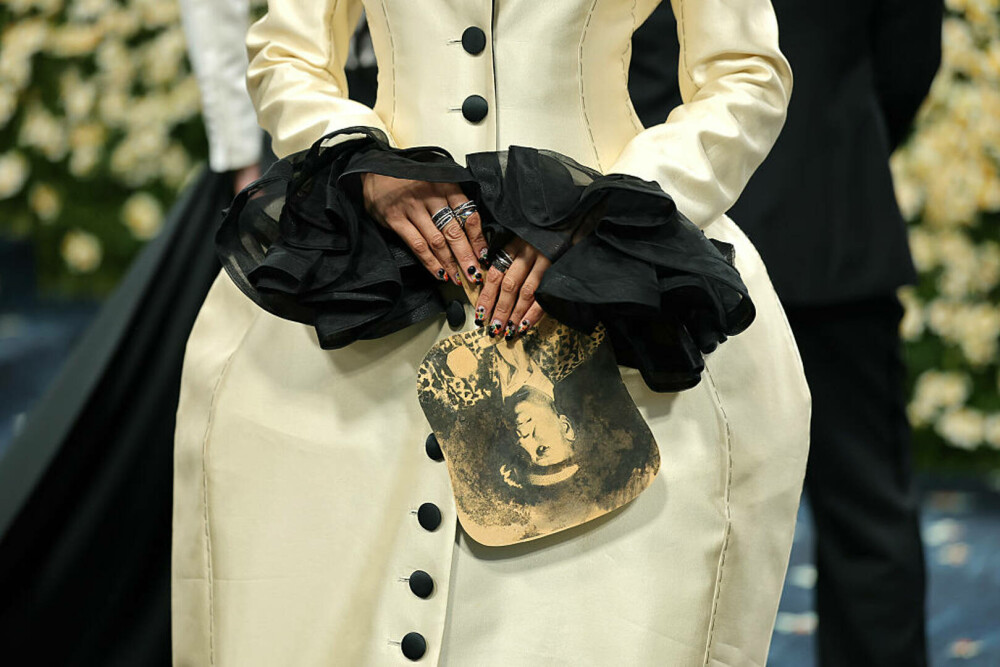 Cele mai spectaculoase ținute de la Met Gala 2025. Vedetele care au făcut furori cu apariții extravagante | FOTO - Imaginea 50