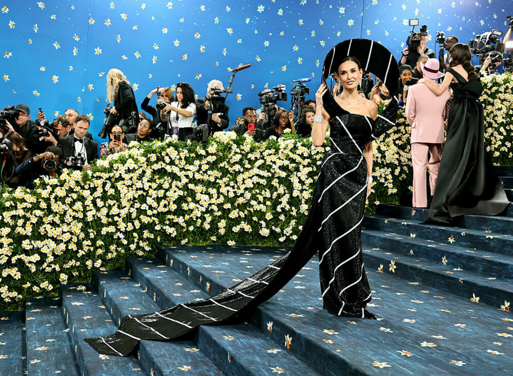 Cele mai spectaculoase ținute de la Met Gala 2025. Vedetele care au făcut furori cu apariții extravagante | FOTO - Imaginea 62
