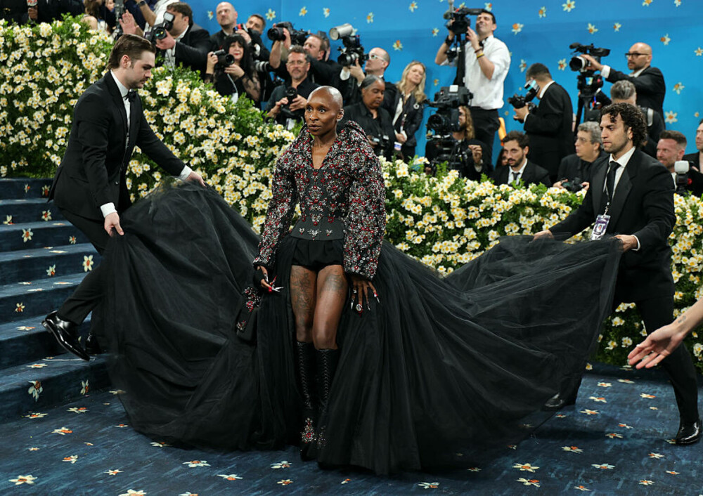 Cele mai spectaculoase ținute de la Met Gala 2025. Vedetele care au făcut furori cu apariții extravagante | FOTO - Imaginea 72