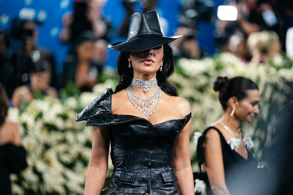 Vedete cu pielea la vedere la Met Gala 2025. Cele mai îndrăznețe rochii transparente purtate pe covorul roșu | FOTO - Imaginea 58