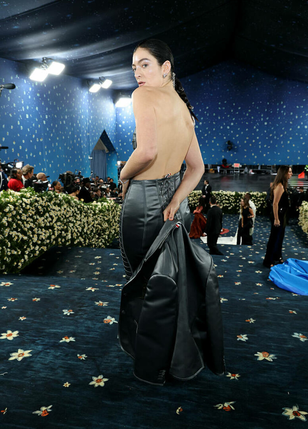 Vedete cu pielea la vedere la Met Gala 2025. Cele mai îndrăznețe rochii transparente purtate pe covorul roșu | FOTO - Imaginea 12