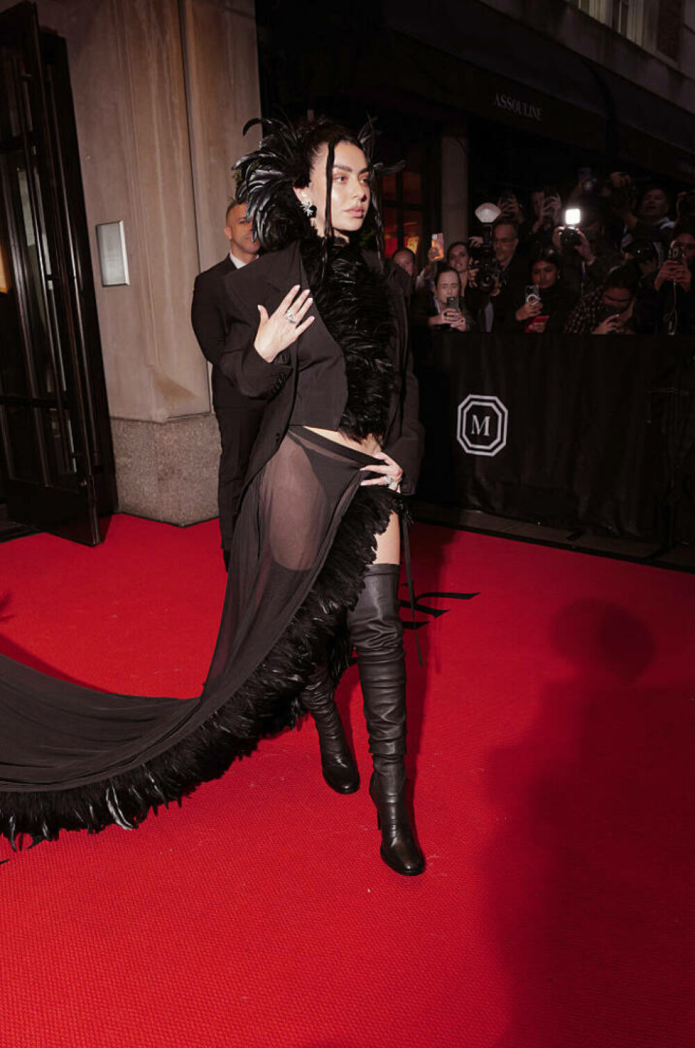 Vedete cu pielea la vedere la Met Gala 2025. Cele mai îndrăznețe rochii transparente purtate pe covorul roșu | FOTO - Imaginea 35