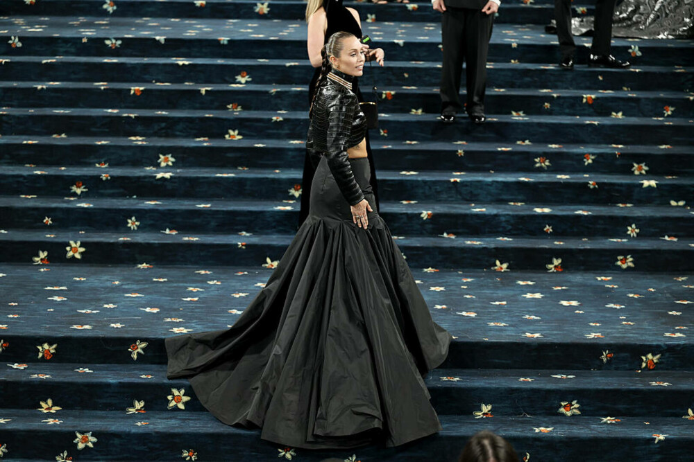 Vedete cu pielea la vedere la Met Gala 2025. Cele mai îndrăznețe rochii transparente purtate pe covorul roșu | FOTO - Imaginea 54