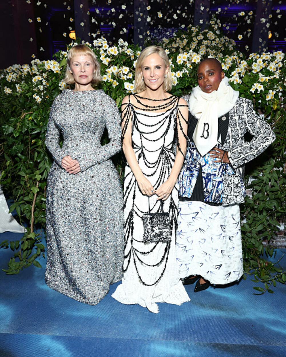 Pamela Anderson a apărut cu un nou look la Met Gala 2025. Cine a însoțit-o pe actriță pe covorul roșu. GALERIE FOTO - Imaginea 15