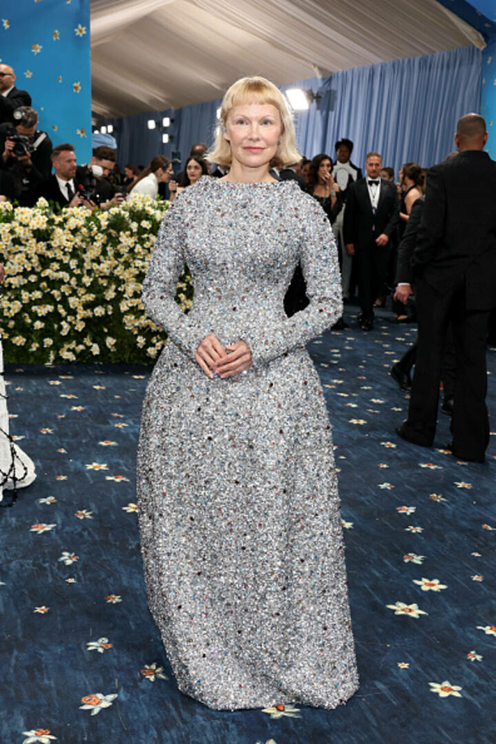 Pamela Anderson a apărut cu un nou look la Met Gala 2025. Cine a însoțit-o pe actriță pe covorul roșu. GALERIE FOTO - Imaginea 16