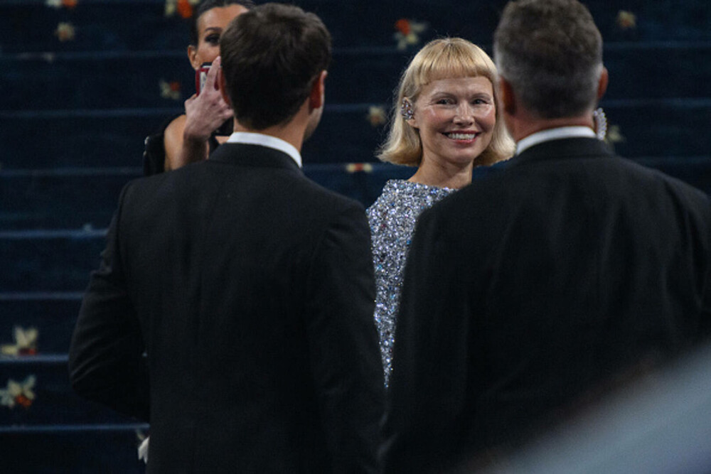 Pamela Anderson a apărut cu un nou look la Met Gala 2025. Cine a însoțit-o pe actriță pe covorul roșu. GALERIE FOTO - Imaginea 22