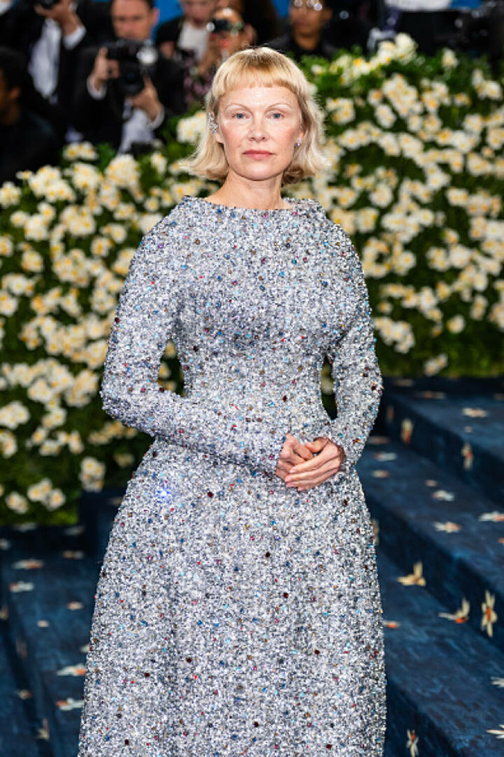 Pamela Anderson a apărut cu un nou look la Met Gala 2025. Cine a însoțit-o pe actriță pe covorul roșu. GALERIE FOTO - Imaginea 26