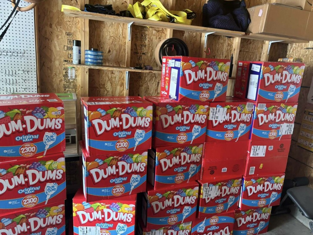 Un copil de opt ani a comandat 70.000 de acadele de pe telefonul mamei sale: „A vrut să fie generos cu prietenii” - Imaginea 4