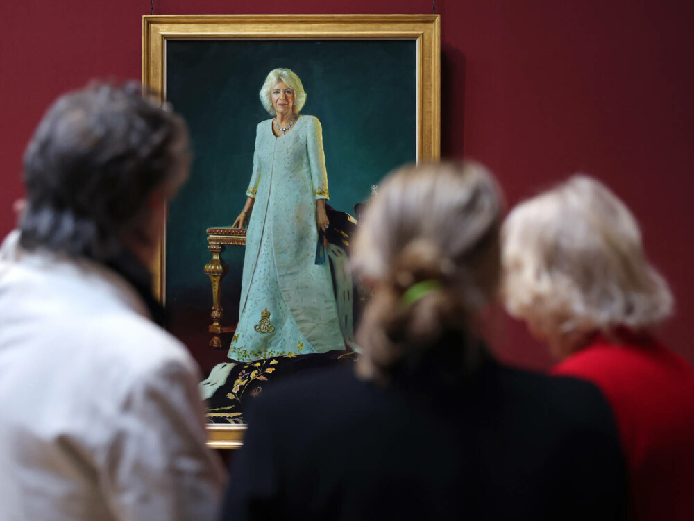 Charles şi Camilla au prezentat două noi portrete oficiale pentru a doua aniversare a încoronării lor. FOTO - Imaginea 3