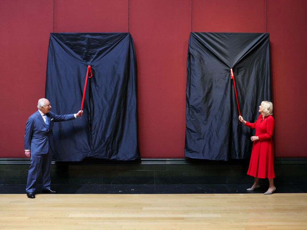 Charles şi Camilla au prezentat două noi portrete oficiale pentru a doua aniversare a încoronării lor. FOTO - Imaginea 8