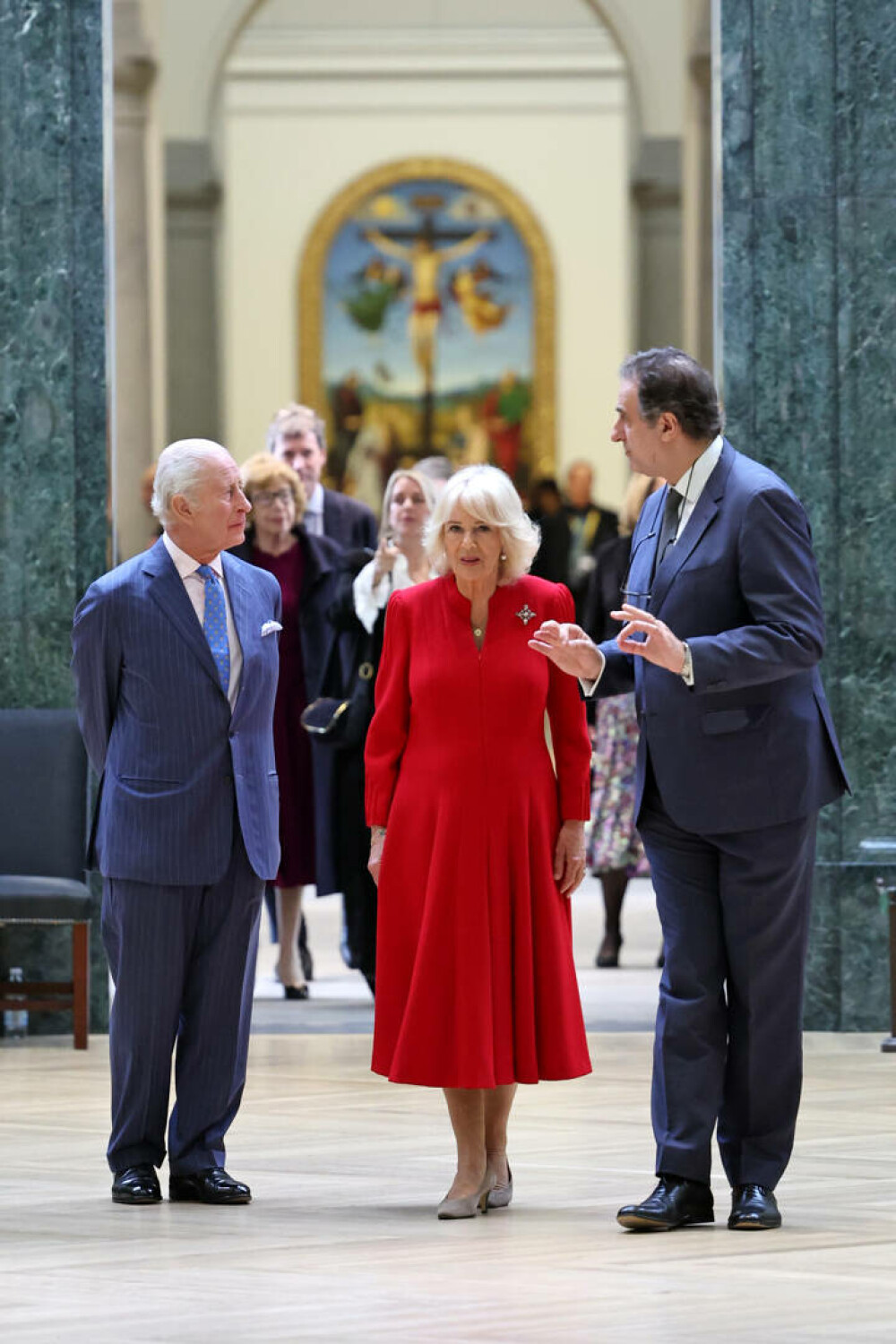 Charles şi Camilla au prezentat două noi portrete oficiale pentru a doua aniversare a încoronării lor. FOTO - Imaginea 12