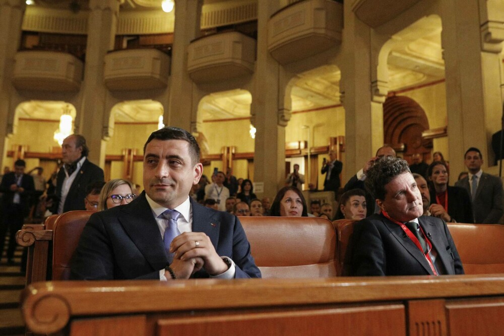 VIDEO. Prima confruntare publică între candidații Nicușor Dan și George Simion a avut loc la congresul BNS - Imaginea 2