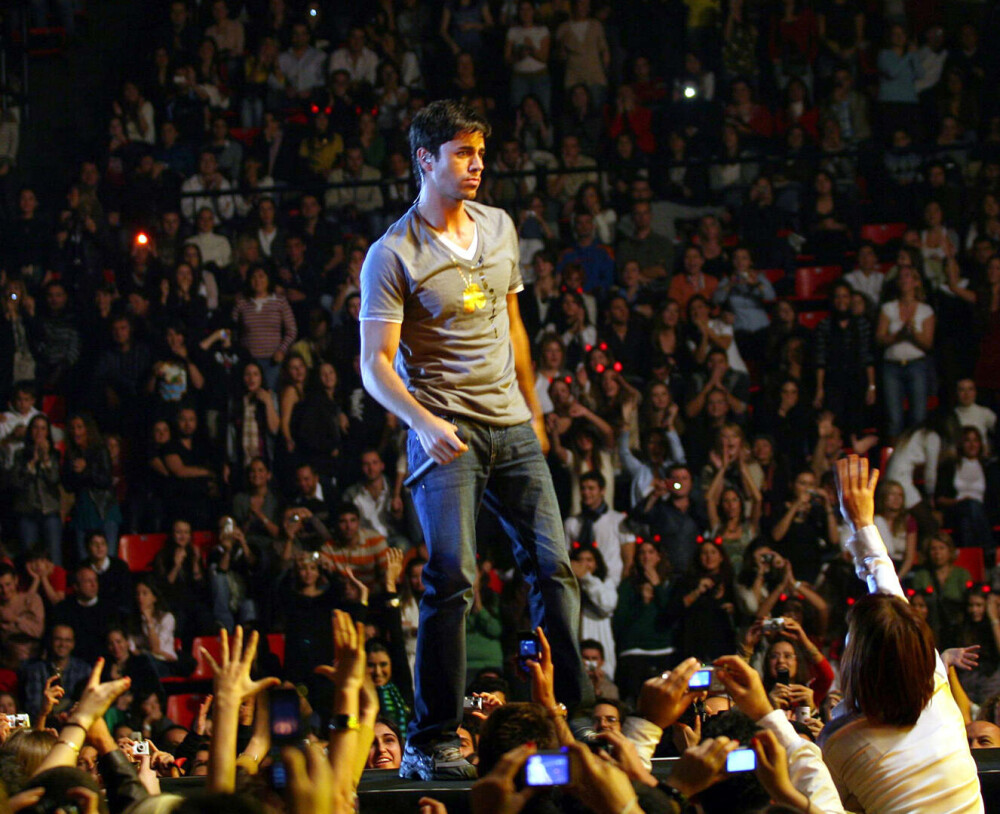 Enrique Iglesias împlinește 50 de ani. Cum a devenit una dintre cele mai mari vedete ale muzicii latino. GALERIE FOTO - Imaginea 22