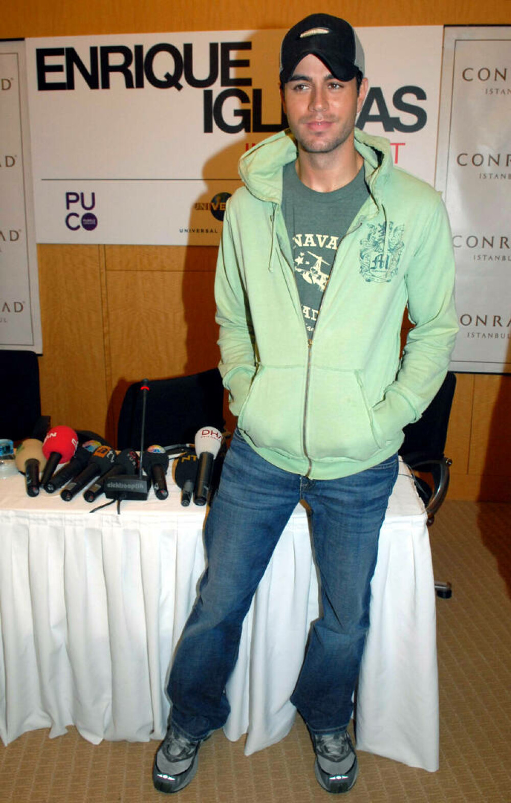 Enrique Iglesias împlinește 50 de ani. Cum a devenit una dintre cele mai mari vedete ale muzicii latino. GALERIE FOTO - Imaginea 23