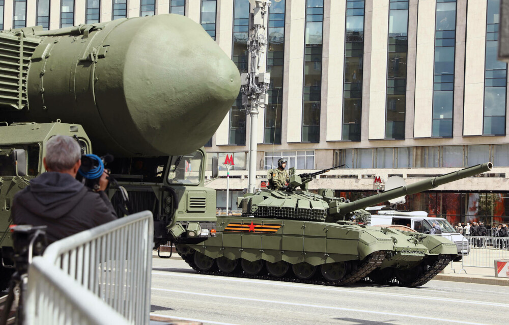 Mașinării ucigașe vor defila în Piața Roșie de Ziua Victoriei. Tancuri, drone și rachete care fac ravagii în Ucraina | FOTO - Imaginea 3