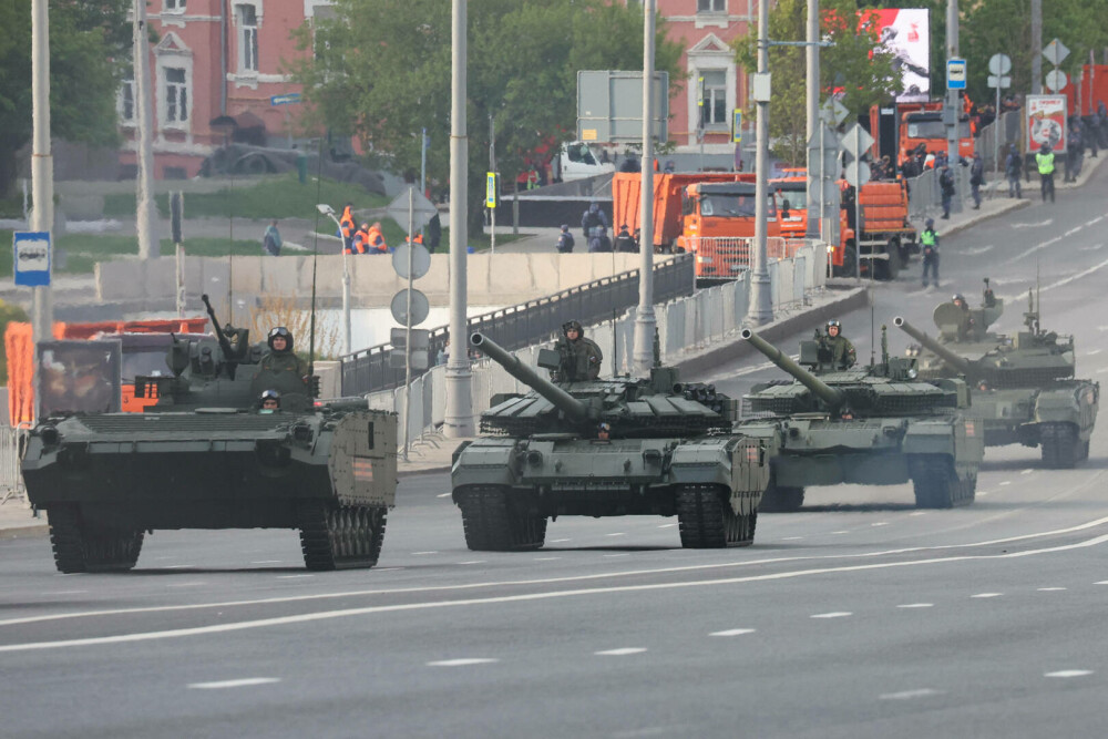 Mașinării ucigașe vor defila în Piața Roșie de Ziua Victoriei. Tancuri, drone și rachete care fac ravagii în Ucraina | FOTO - Imaginea 6