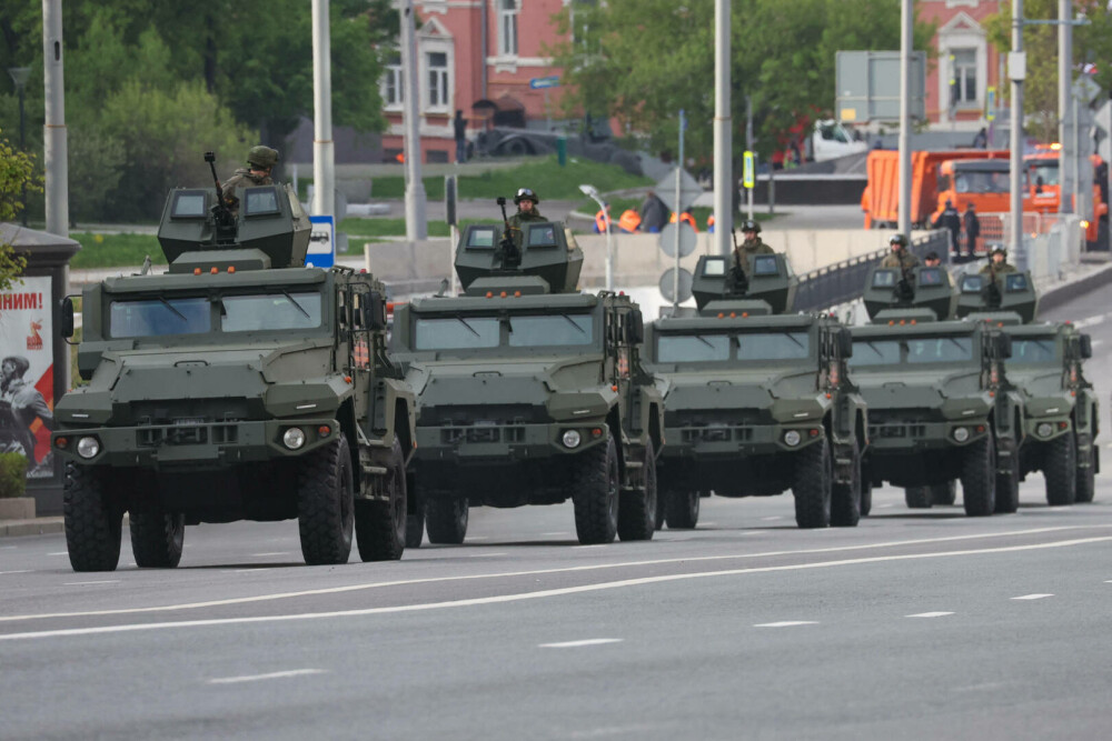 Mașinării ucigașe vor defila în Piața Roșie de Ziua Victoriei. Tancuri, drone și rachete care fac ravagii în Ucraina | FOTO - Imaginea 9