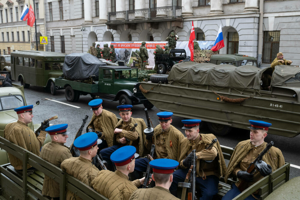 Mașinării ucigașe vor defila în Piața Roșie de Ziua Victoriei. Tancuri, drone și rachete care fac ravagii în Ucraina | FOTO - Imaginea 22