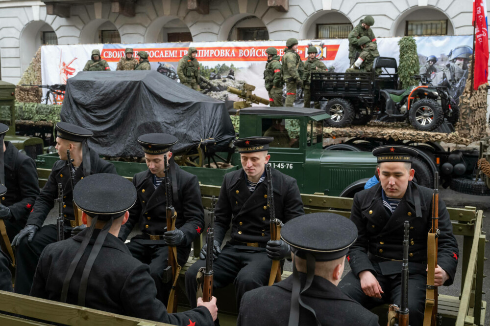 Mașinării ucigașe vor defila în Piața Roșie de Ziua Victoriei. Tancuri, drone și rachete care fac ravagii în Ucraina | FOTO - Imaginea 24