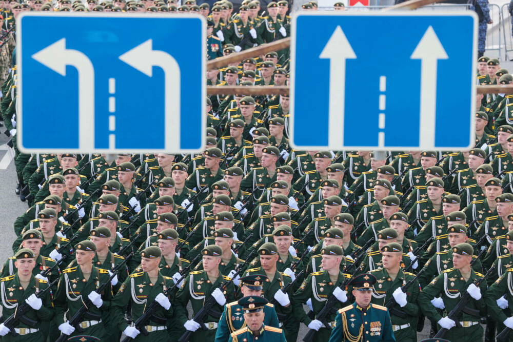 Mașinării ucigașe vor defila în Piața Roșie de Ziua Victoriei. Tancuri, drone și rachete care fac ravagii în Ucraina | FOTO - Imaginea 29