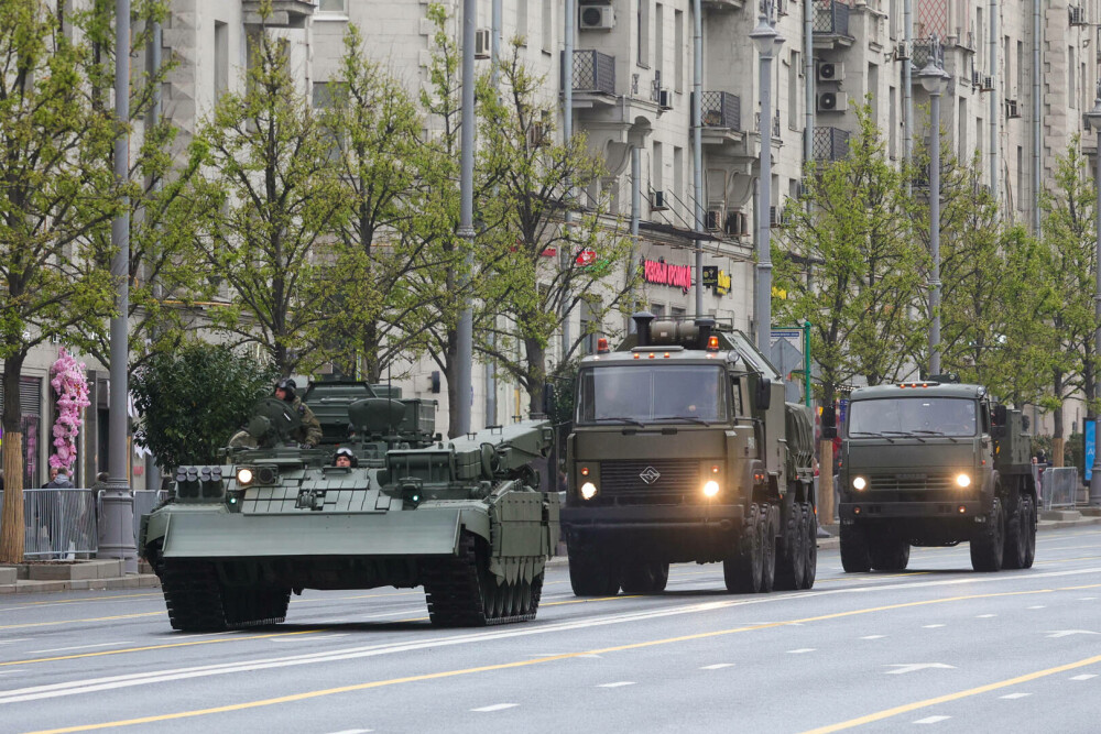 Mașinării ucigașe vor defila în Piața Roșie de Ziua Victoriei. Tancuri, drone și rachete care fac ravagii în Ucraina | FOTO - Imaginea 30
