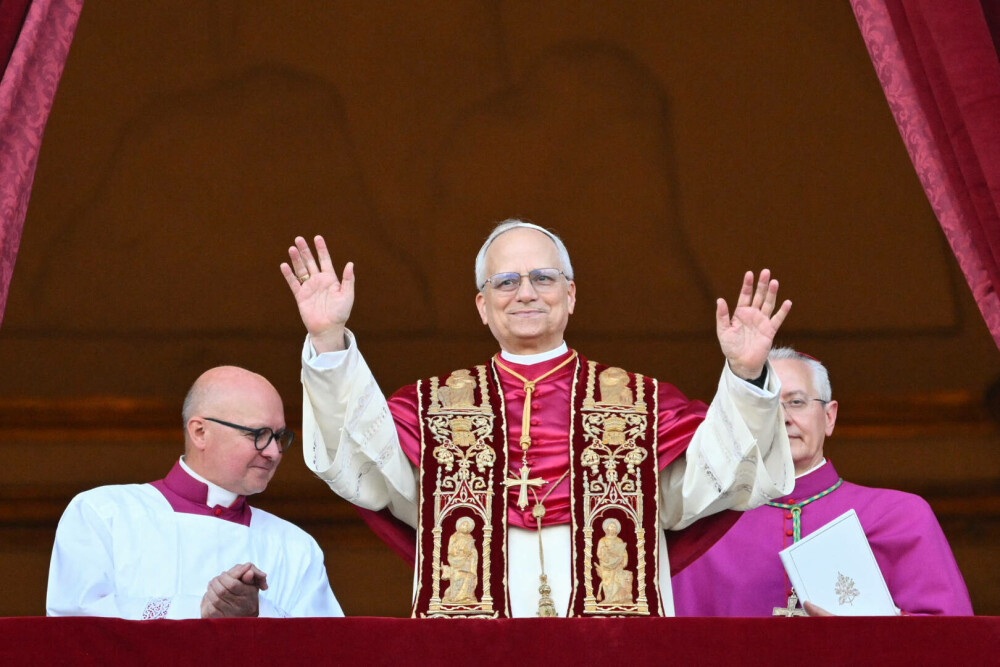 Cardinalul Robert Francis Prevost a fost ales noul Papă. Este primul american ales Suveran Pontif - Imaginea 5