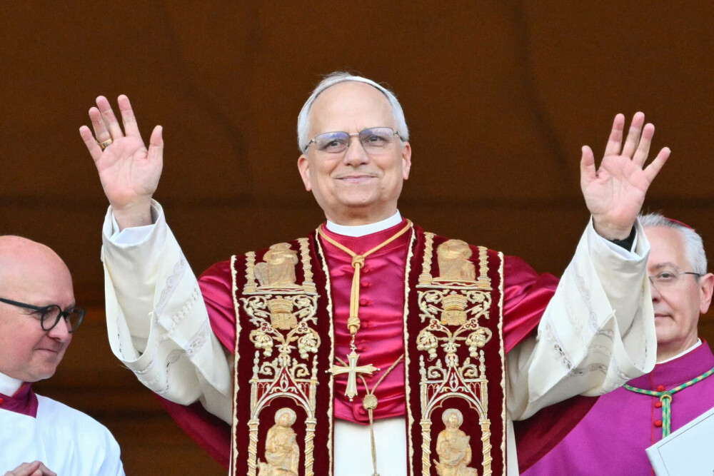 Primele cuvinte rostite de Papa Leon al XIV-lea, în fața mulțimii de la Vatican. „Pacea fie cu voi toţi”. VIDEO - Imaginea 4