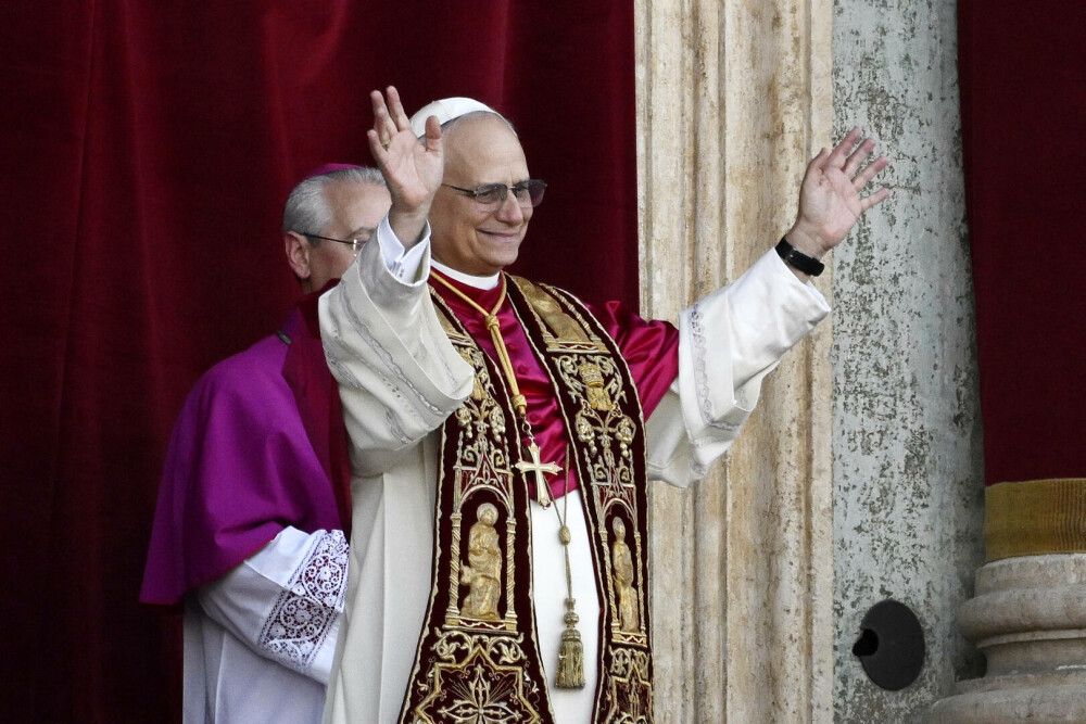Primele cuvinte rostite de Papa Leon al XIV-lea, în fața mulțimii de la Vatican. „Pacea fie cu voi toţi”. VIDEO - Imaginea 11